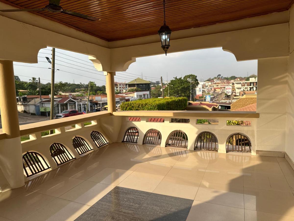 D Barfi Guesthouse, Excellent Location Kumasi Ngoại thất bức ảnh