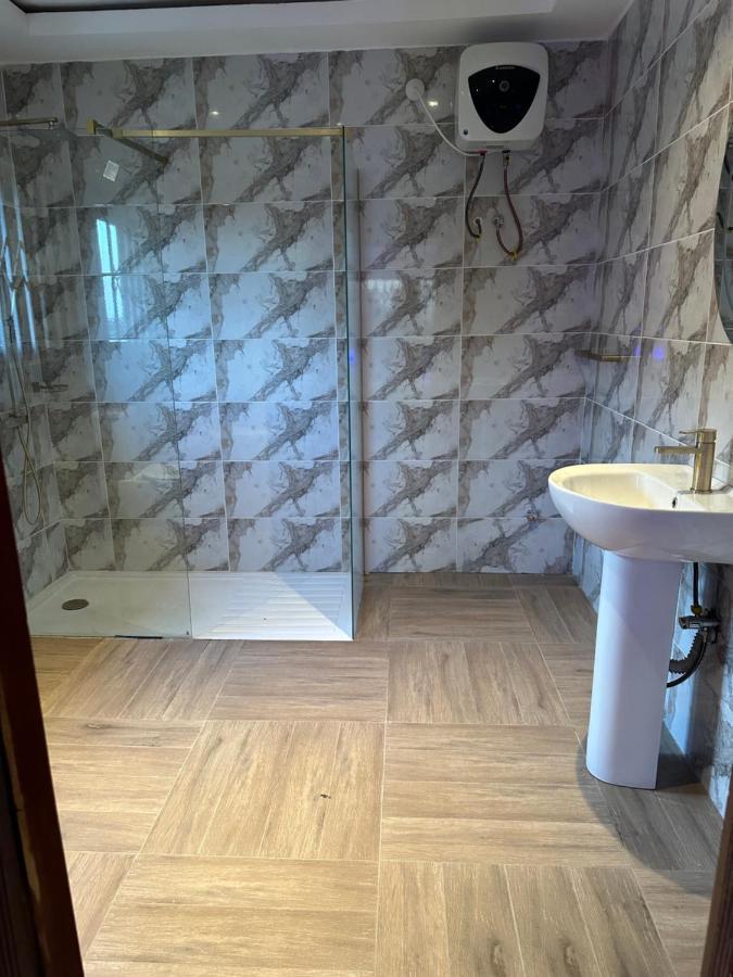 D Barfi Guesthouse, Excellent Location Kumasi Ngoại thất bức ảnh