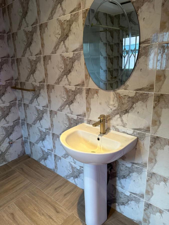 D Barfi Guesthouse, Excellent Location Kumasi Ngoại thất bức ảnh